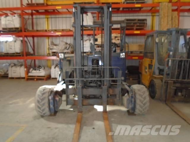 Moffett M45 험지용 트럭