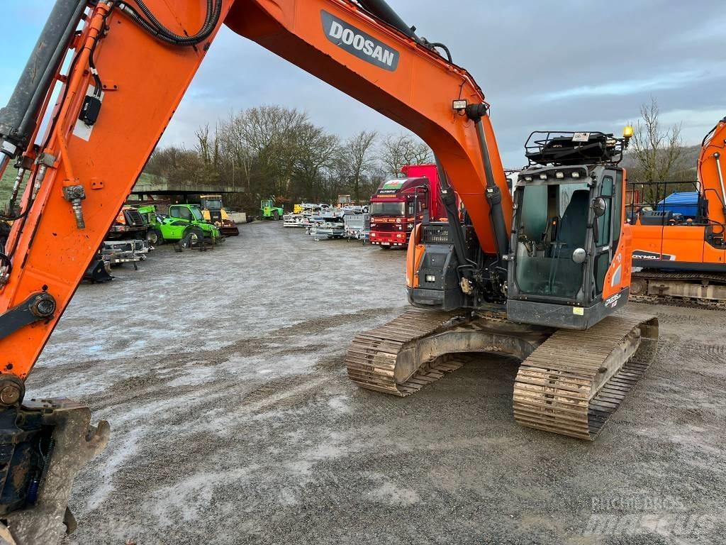 Doosan DX 235 대형 굴삭기 29톤 이상