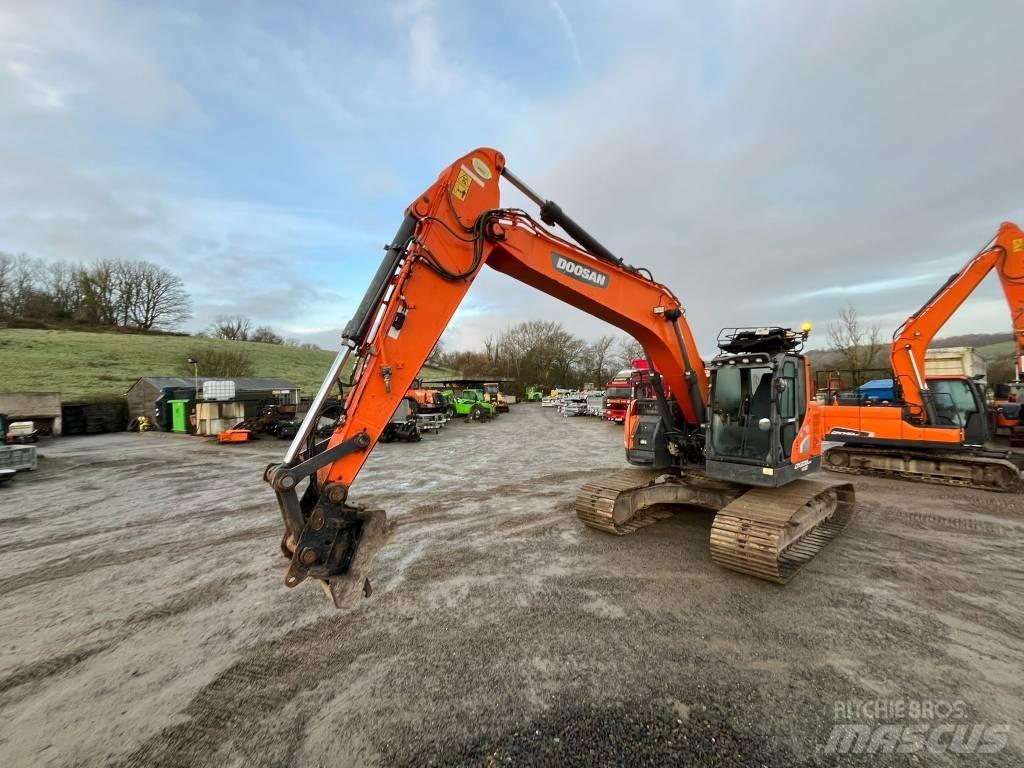 Doosan DX 235 대형 굴삭기 29톤 이상