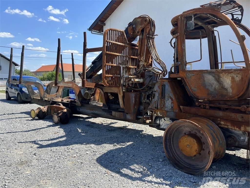John Deere 1110E 원목 포워더