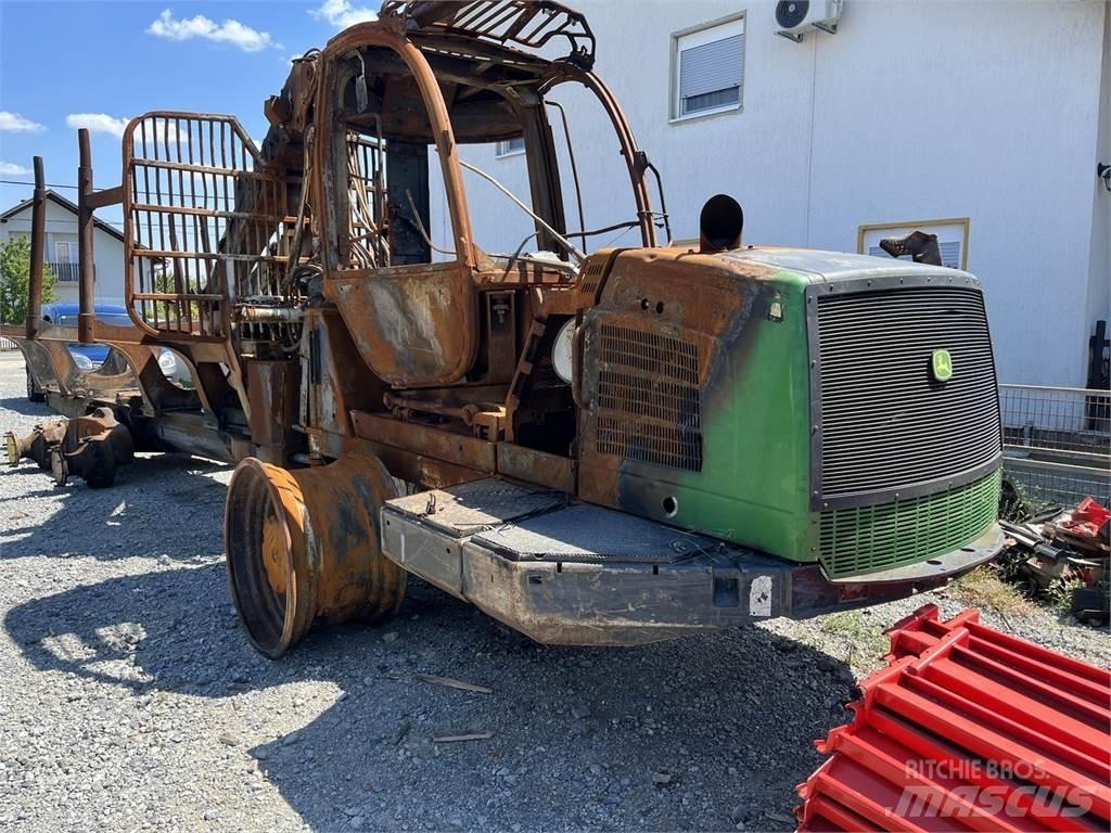 John Deere 1110E 원목 포워더