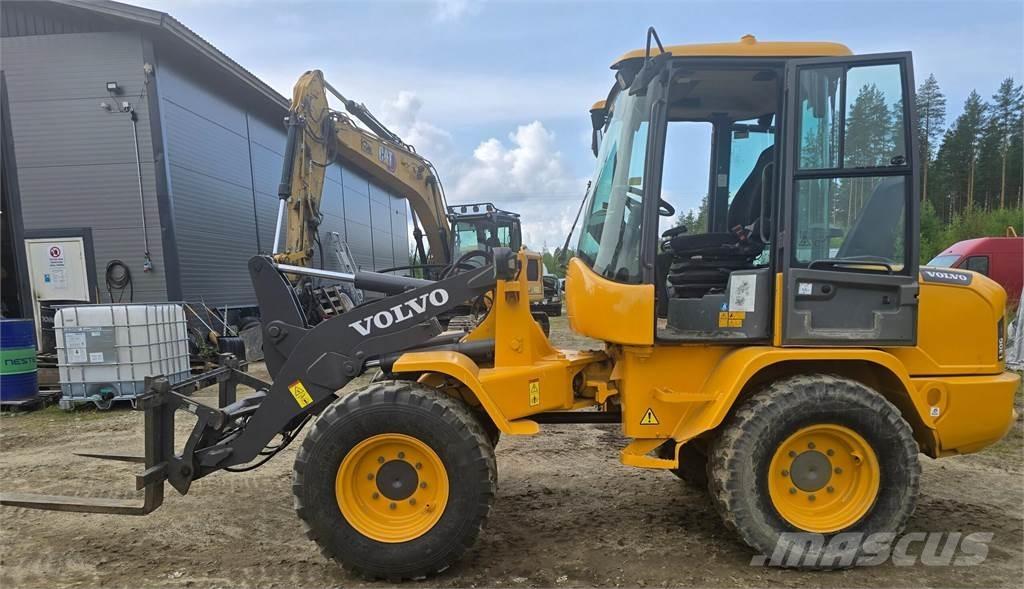 Volvo L30G  휠로우더
