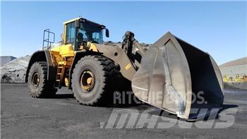 Volvo L 220 F  휠로우더