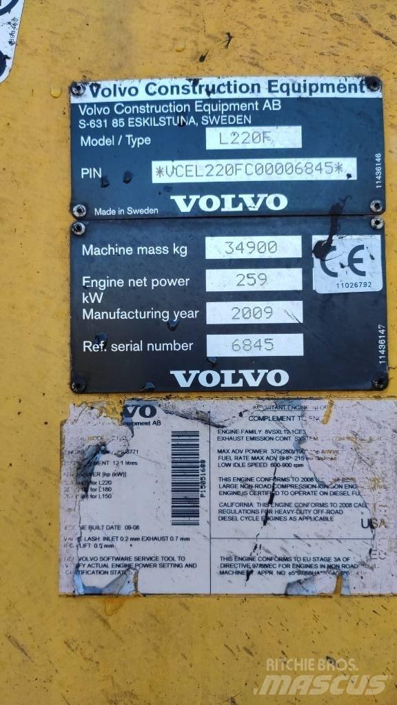 Volvo L 220 F  휠로우더