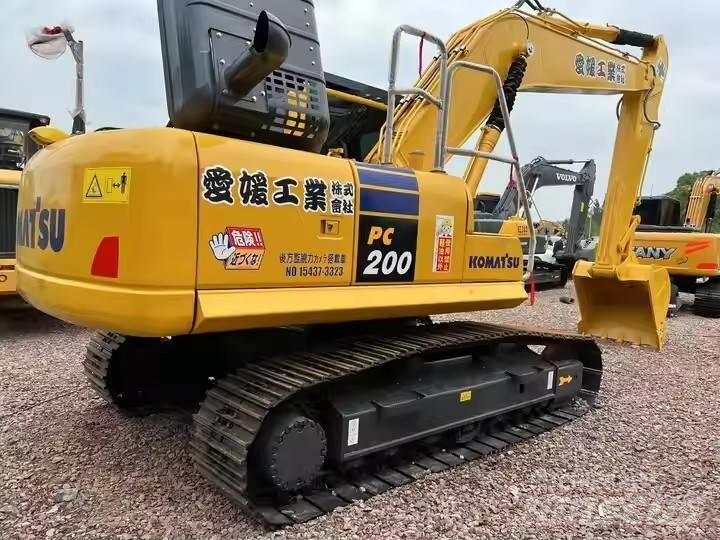 Komatsu PC 200 대형 굴삭기 29톤 이상