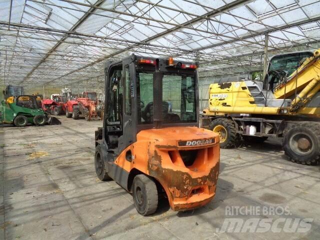 Doosan D35C-7 디젤 지게차