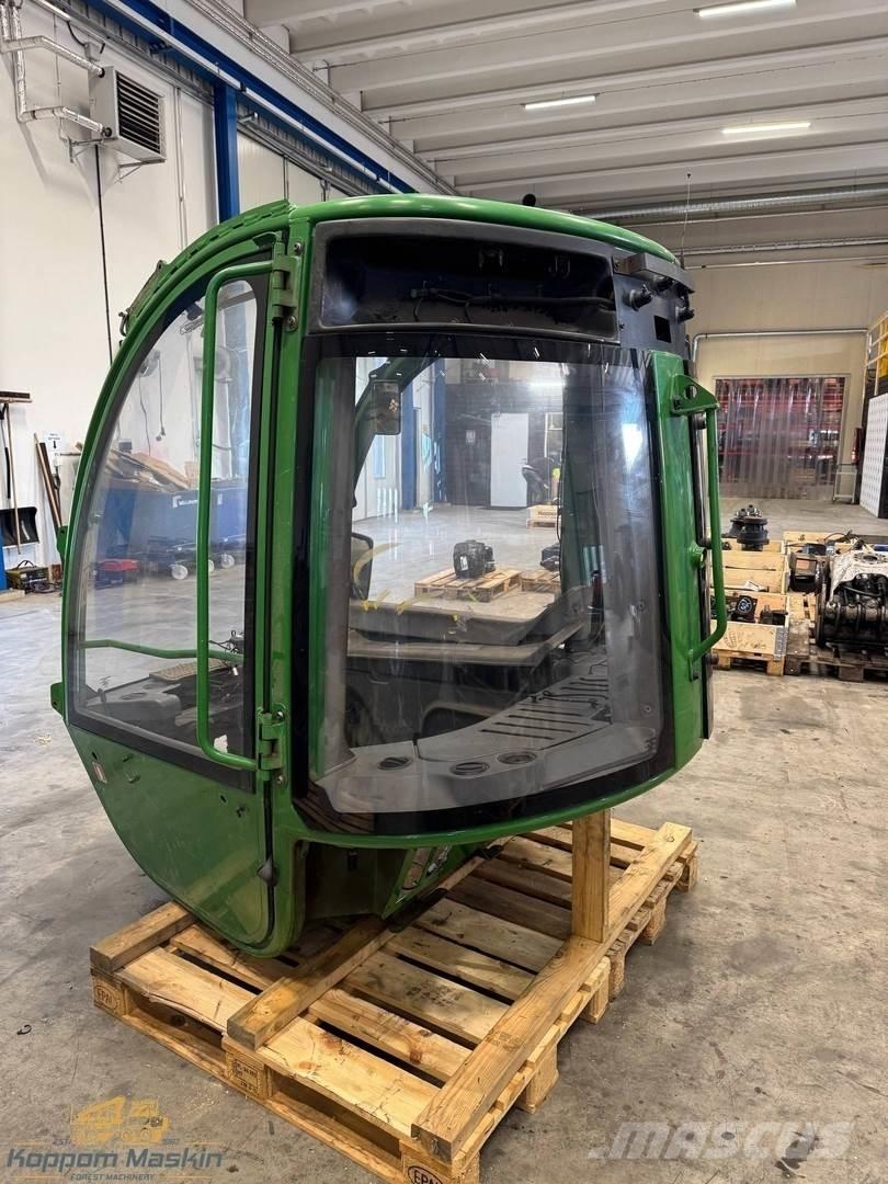 John Deere 1210E 캐빈 및 인테리어