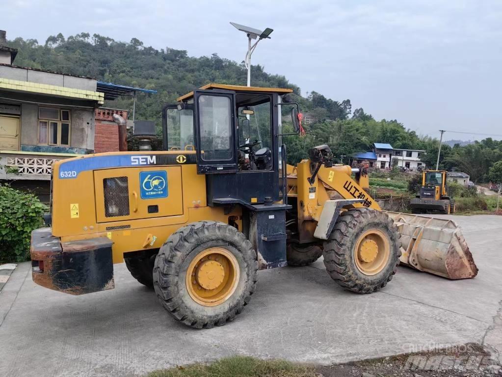 SEM 632D  휠로우더