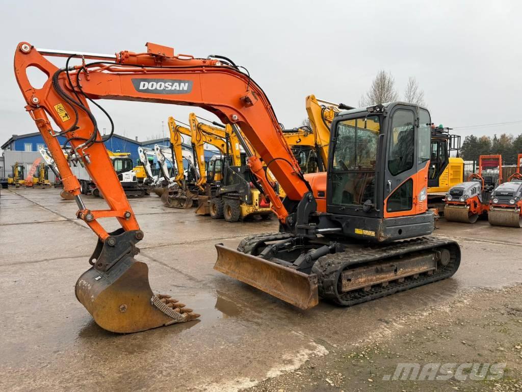 Doosan DX 85 R 중형굴삭기 7톤-28톤