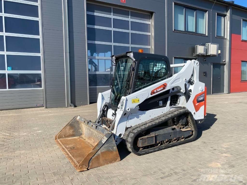 Bobcat T 590  스키드로더