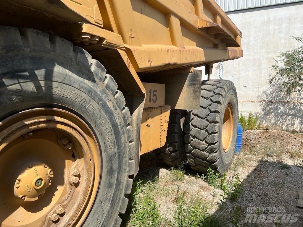 CAT 773 D 초대형 덤프 트럭