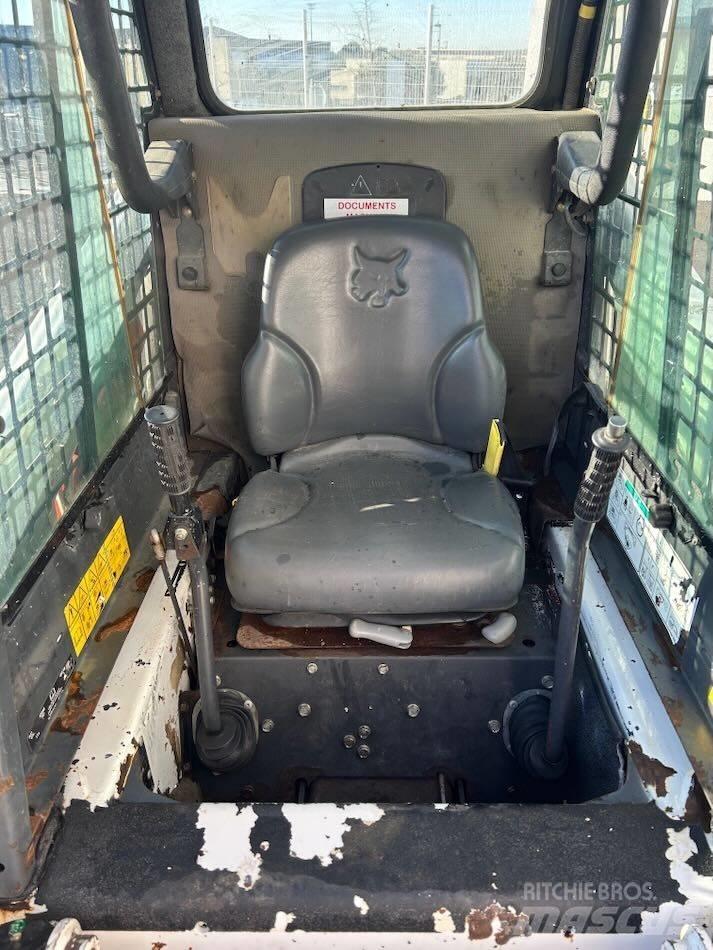 Bobcat T 110 궤도식 로우더
