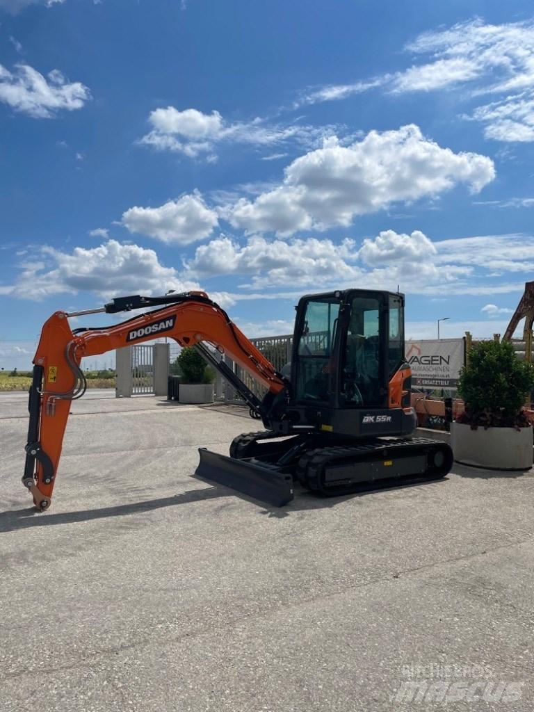 Doosan DX55r 소형 굴삭기 7톤 미만