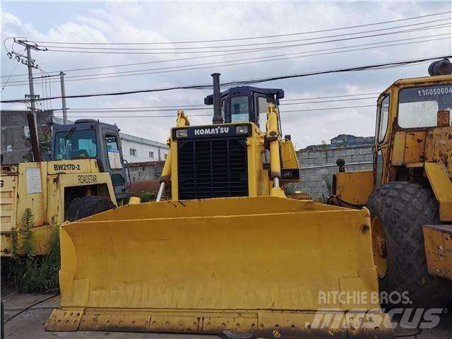 Komatsu D85-21 크롤러 도저