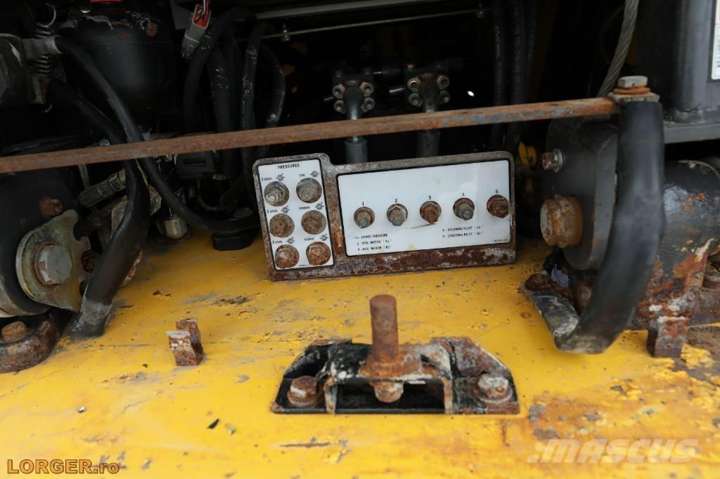 New Holland D 180 크롤러 도저