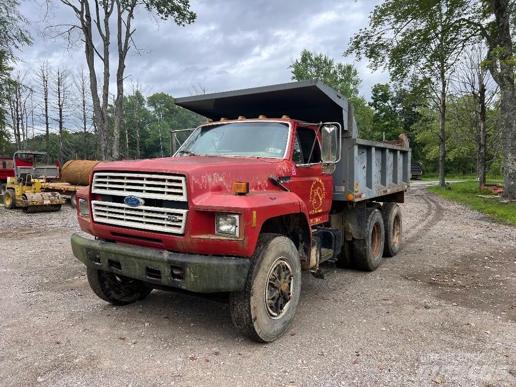 Ford F900 덤프 트럭