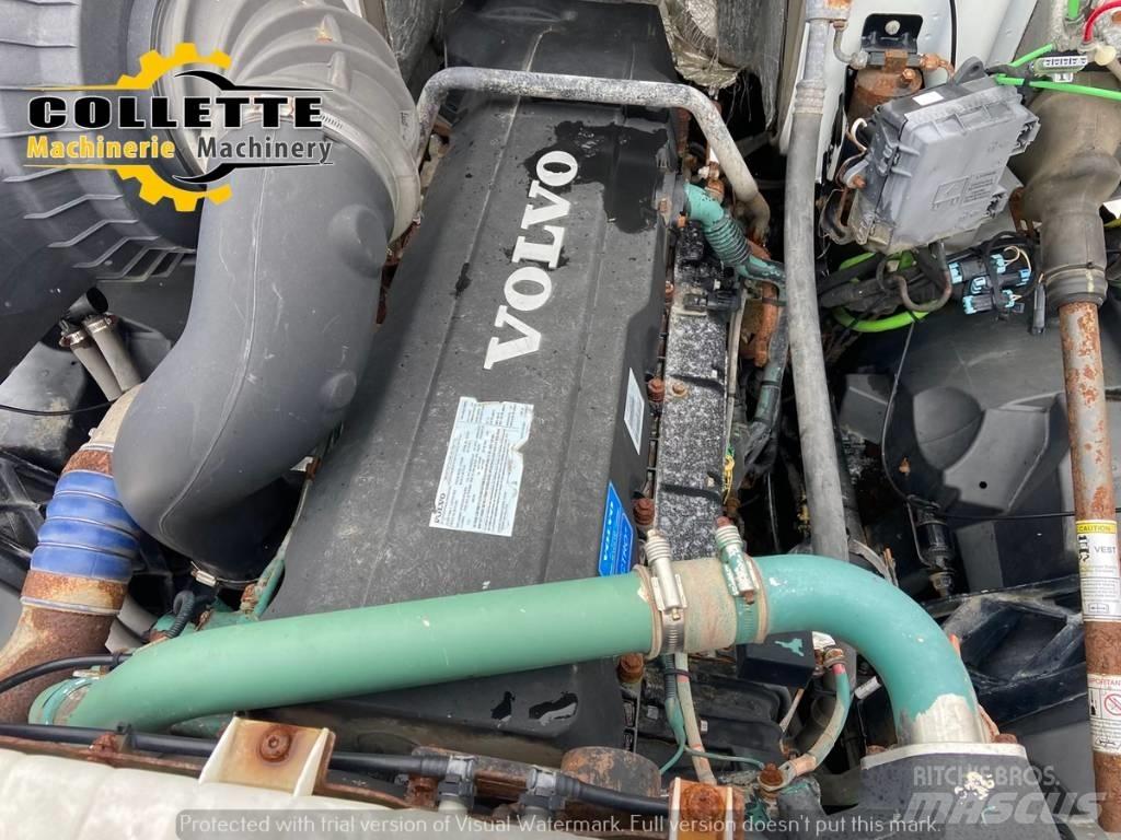 Volvo D13 플랫베드/드롭사이드 트럭