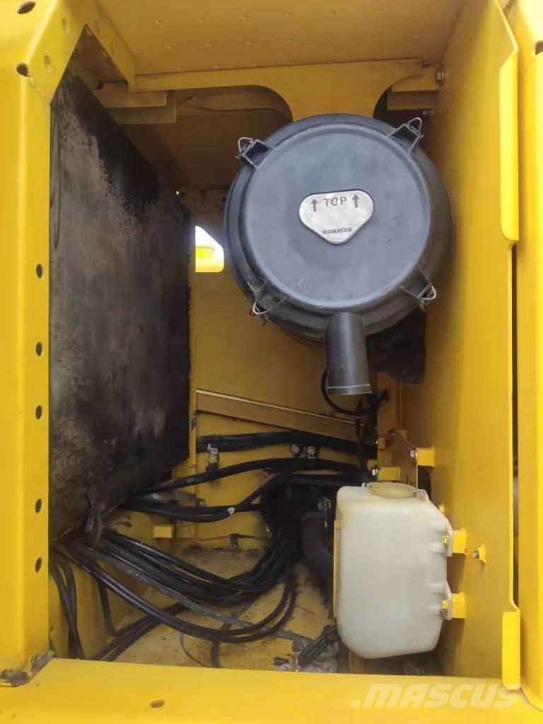 Komatsu 220-8 대형 굴삭기 29톤 이상