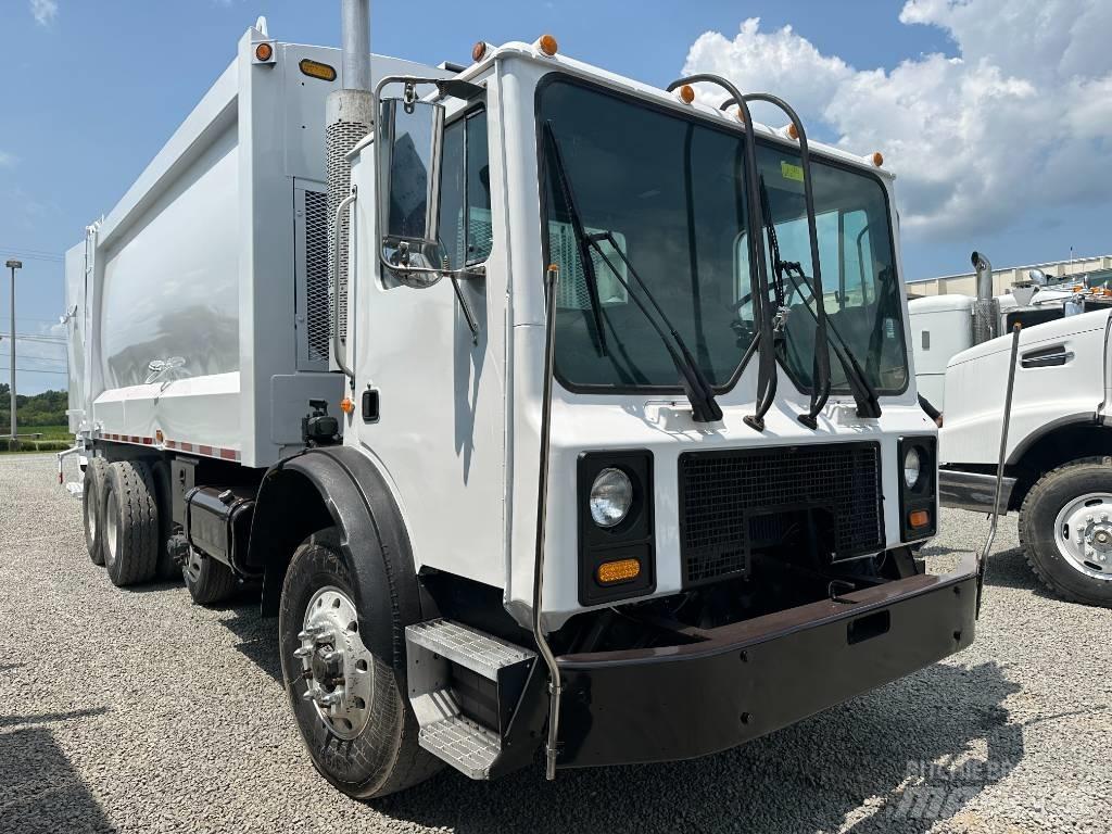 Mack MR 폐기물 수거 트럭