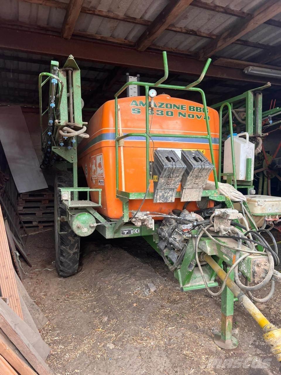 Amazone S330 Nova 견인형 분무기