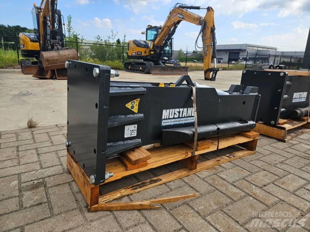 Mustang HM1002 브레이커