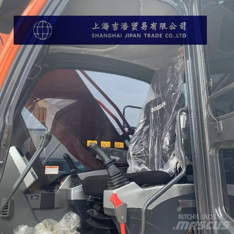 Doosan DX 300 대형 굴삭기 29톤 이상