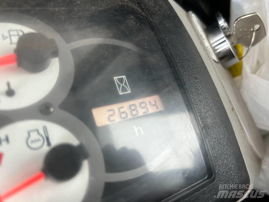Komatsu PC26MR-3 소형 굴삭기 7톤 미만