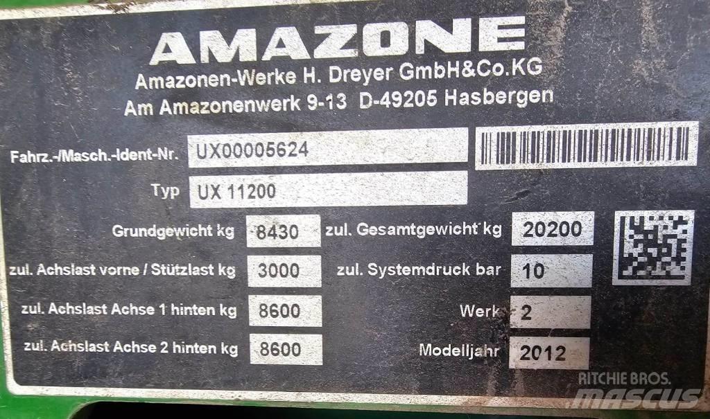 Amazone UX 11200 견인형 분무기