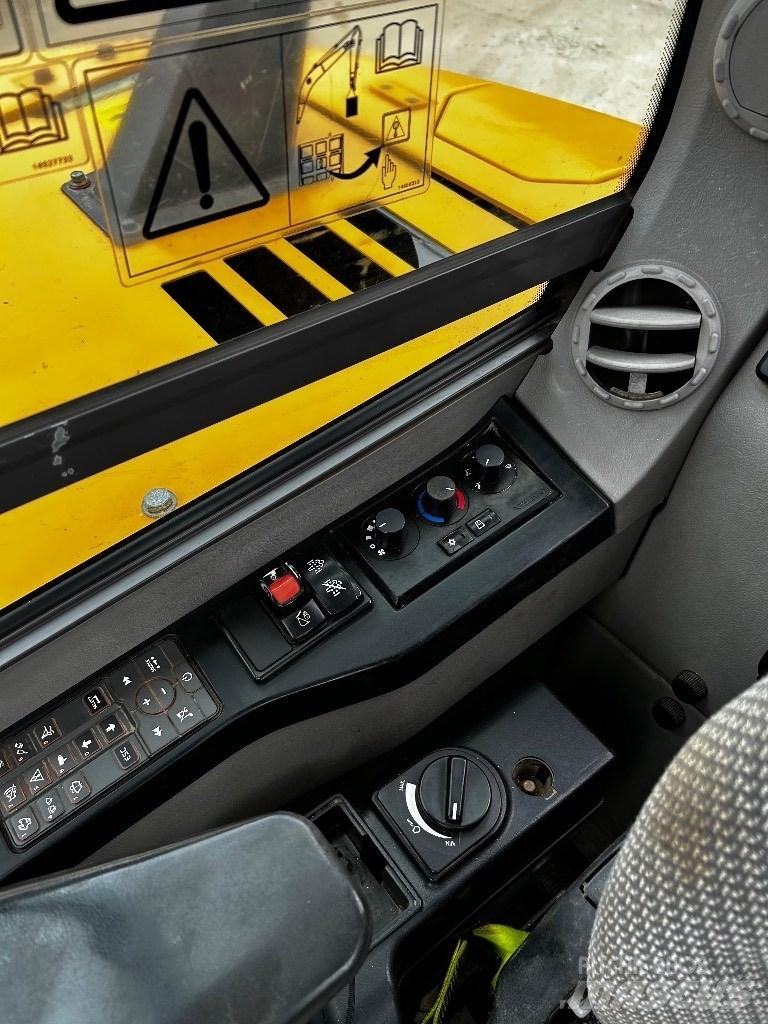 Volvo ERC 88 D 중형굴삭기 7톤-28톤