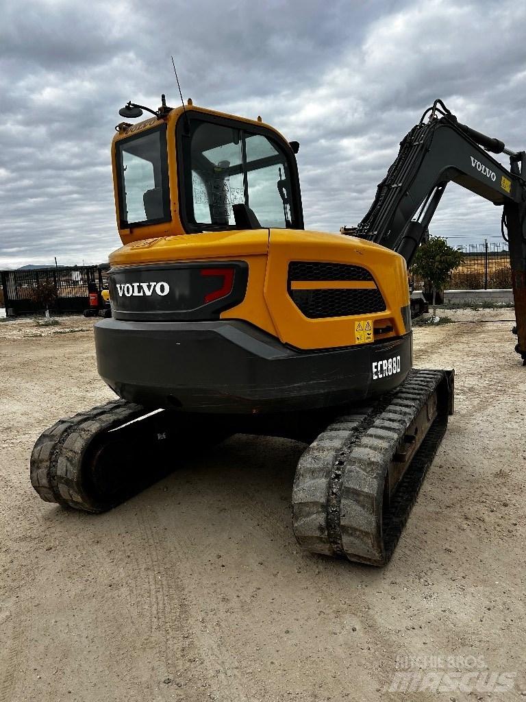 Volvo ERC 88 D 중형굴삭기 7톤-28톤