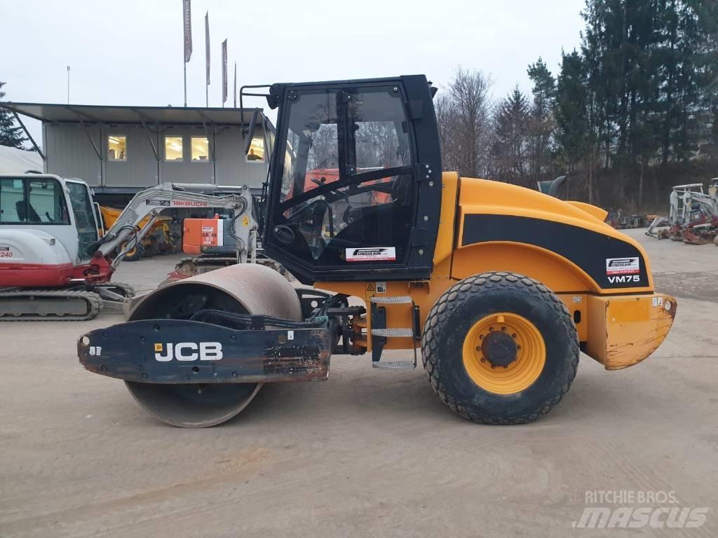 JCB VM 75 D 싱글 드럼 롤러