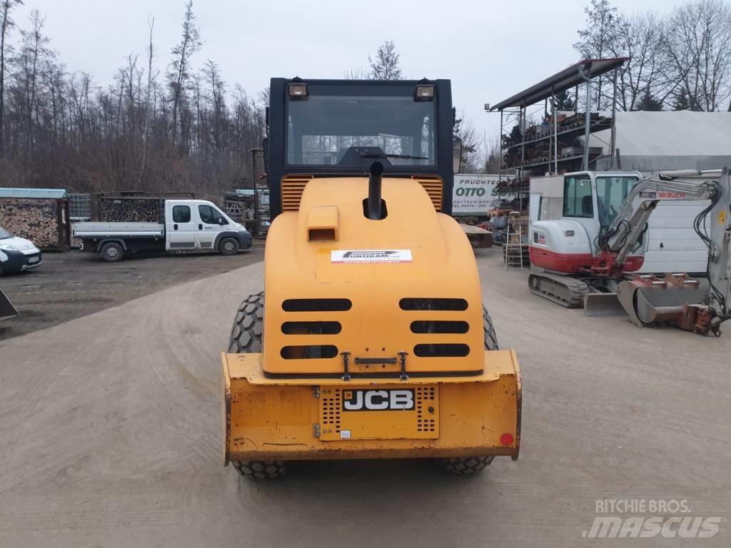 JCB VM 75 D 싱글 드럼 롤러