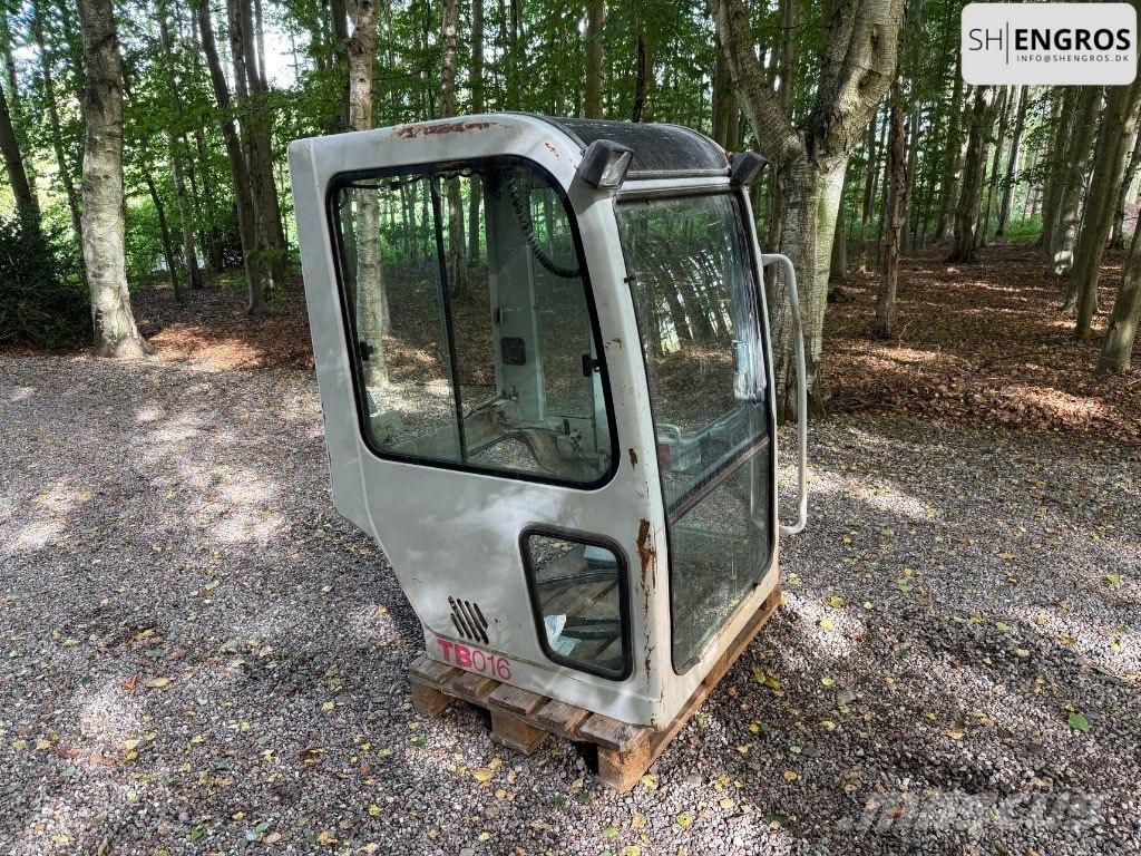 Takeuchi TB 016 소형 굴삭기 7톤 미만