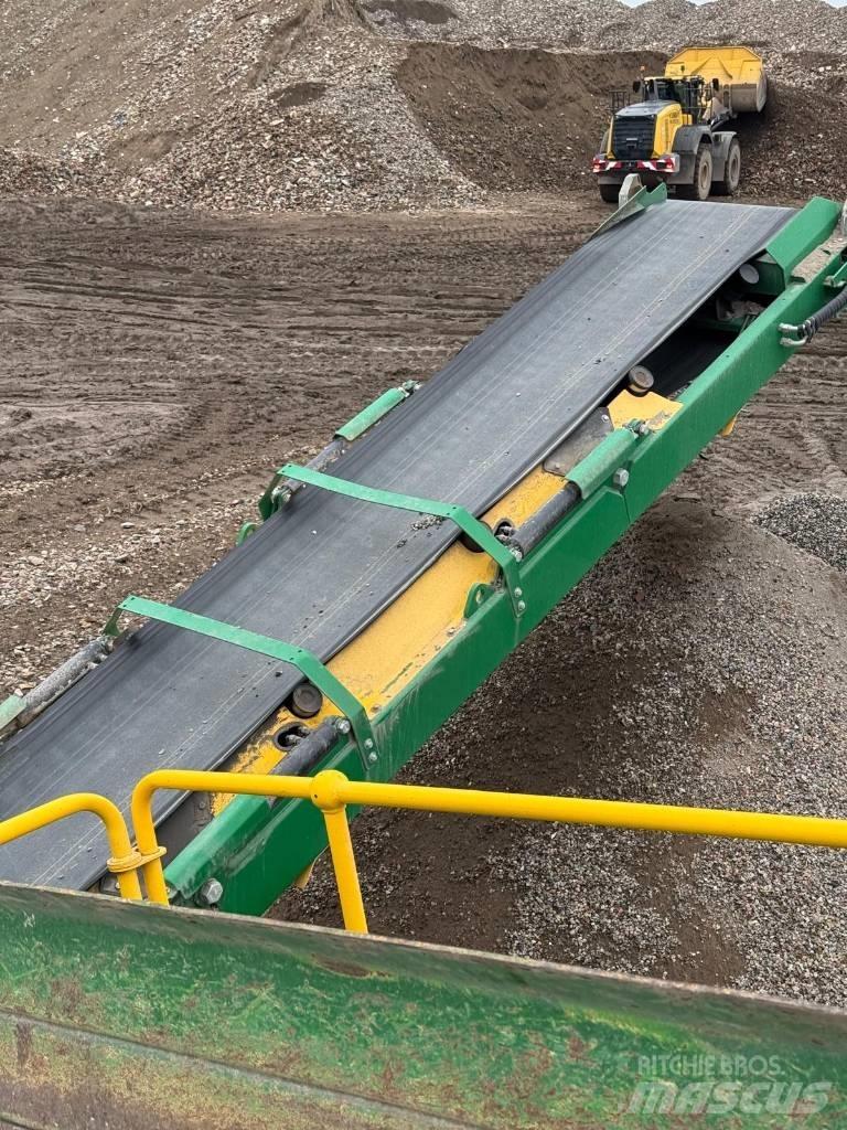 McCloskey R155 이동식 선별기