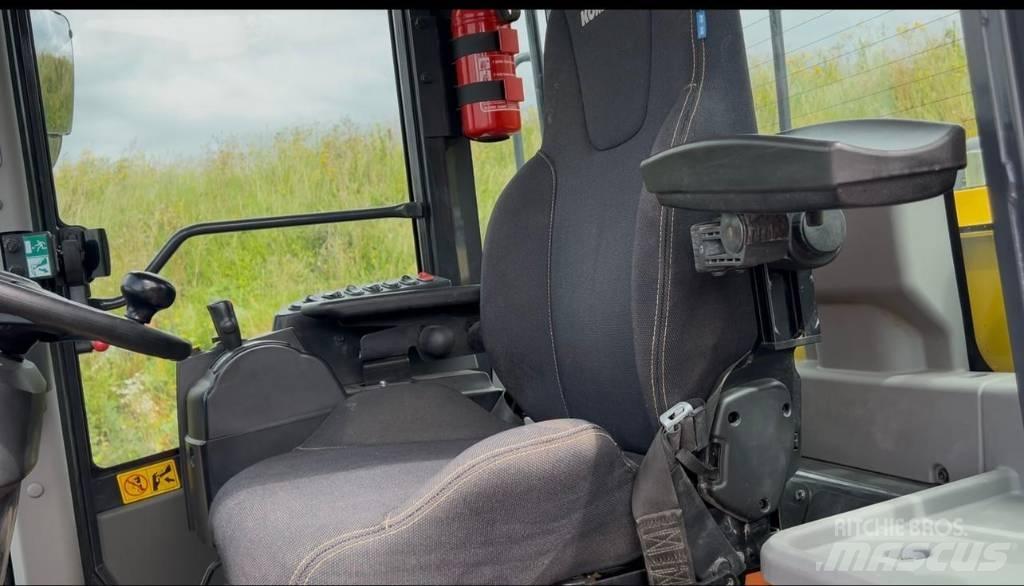 Komatsu WA470-8  휠로우더