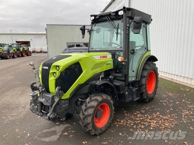 CLAAS NEXOS 240 M 트랙터