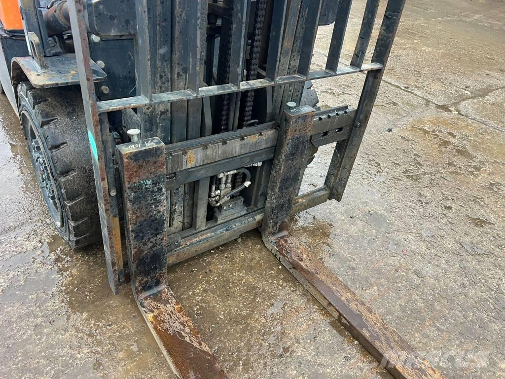 Doosan D 30 GP 디젤 지게차