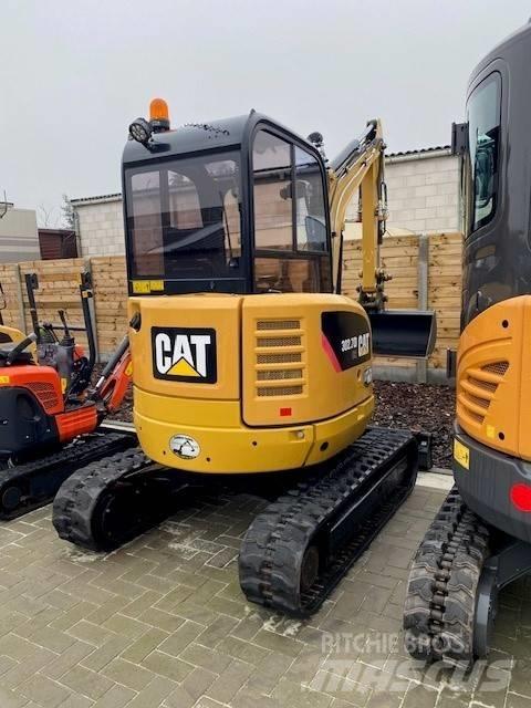 CAT 302.7 D CR 소형 굴삭기 7톤 미만
