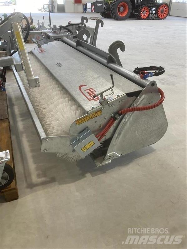Fliegl Power Pro 260 도로 청소차