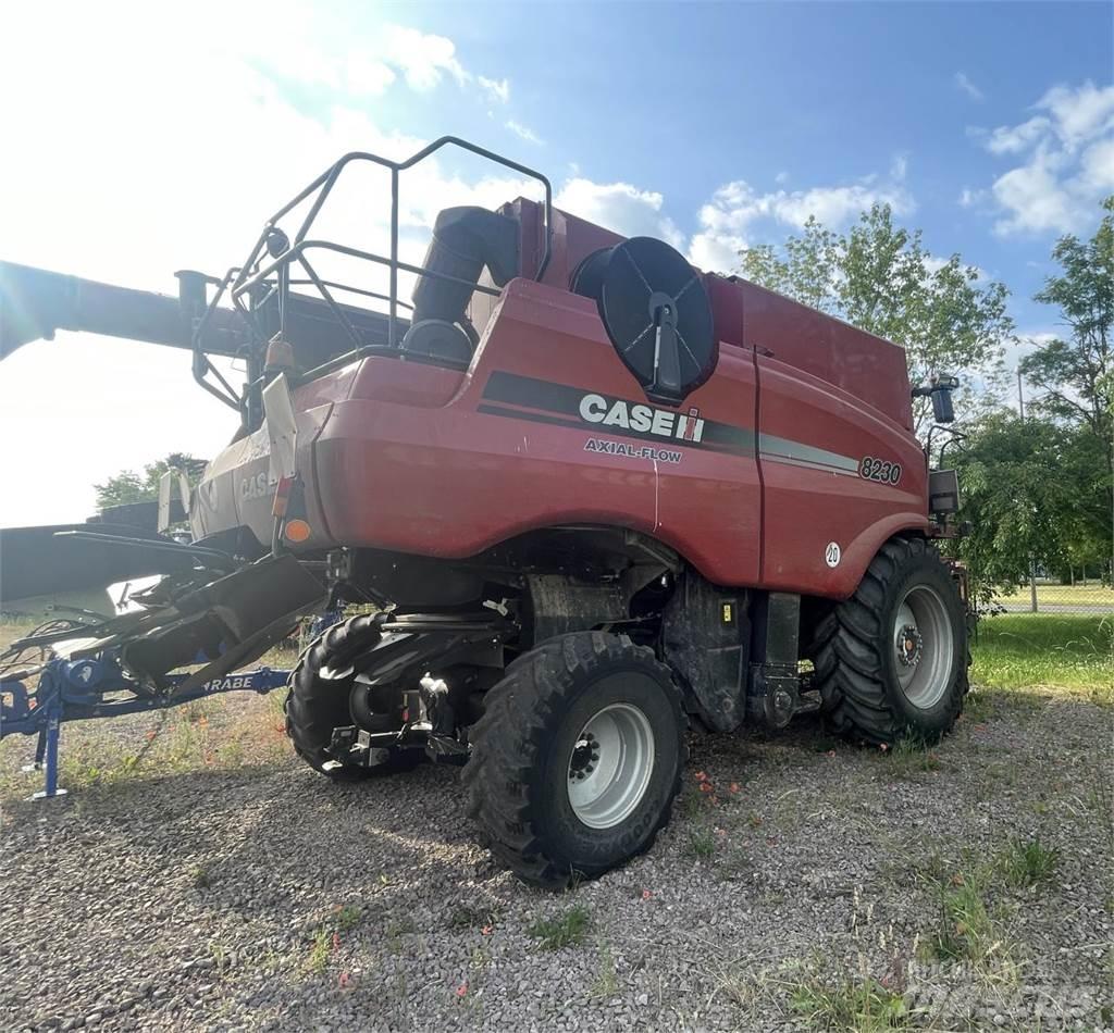 Case IH 8230 AF 콤바인 수확기