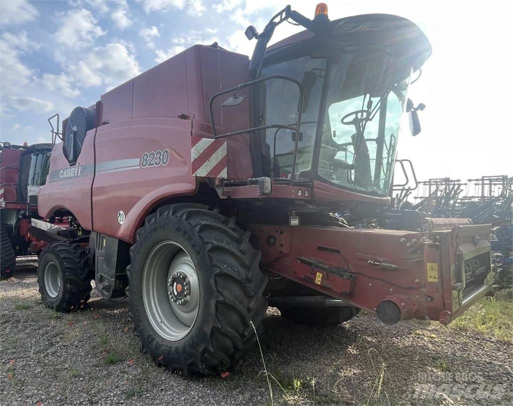 Case IH 8230 AF 콤바인 수확기