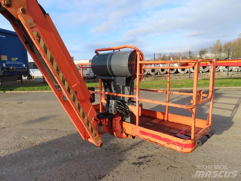 JLG 860 SJ 견인식 전동이동 리프트