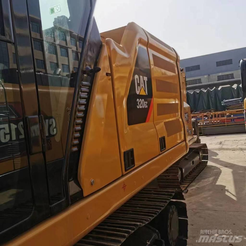CAT CAT320GC 중형굴삭기 7톤-28톤