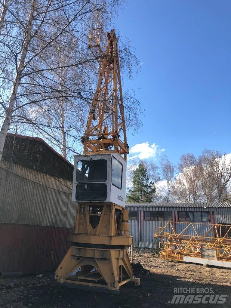Liebherr 112EC-H 타워 크레인