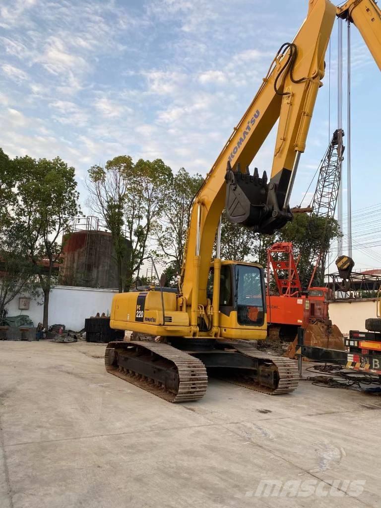 Komatsu PC 220 대형 굴삭기 29톤 이상