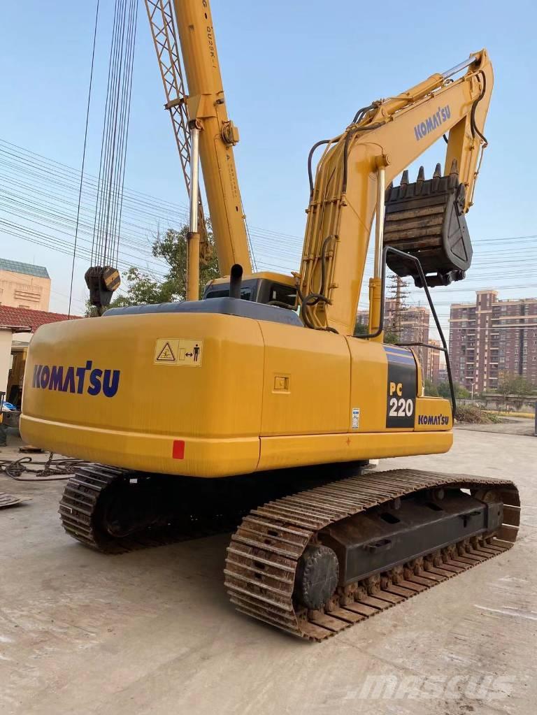 Komatsu PC 220 대형 굴삭기 29톤 이상
