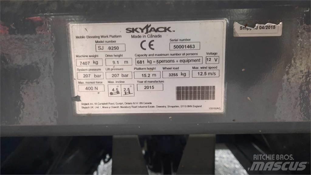 SkyJack 9250RT 가위형 리프트