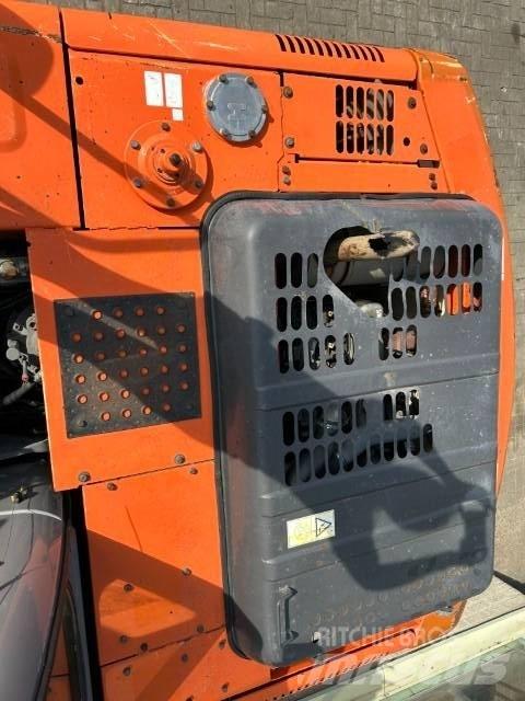 Hitachi ZX 160 W  휠 굴삭기