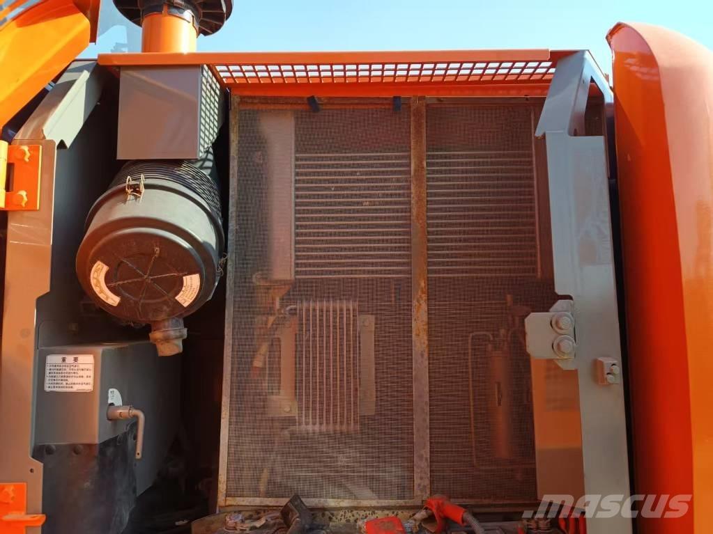 Hitachi ZX 130 대형 굴삭기 29톤 이상