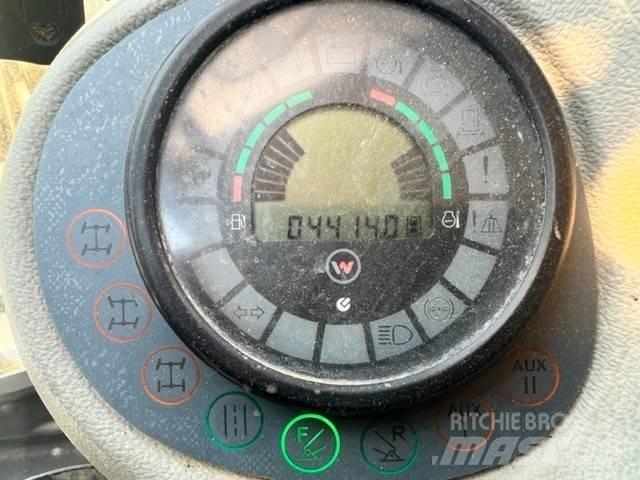 Neuson 9503  휠 굴삭기